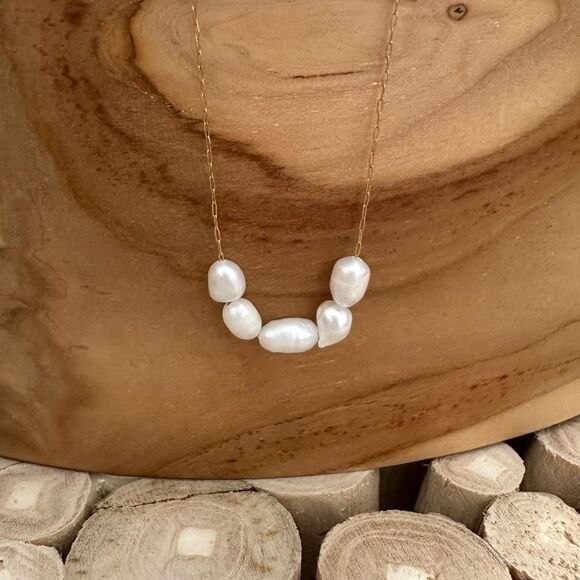 Ramla | Pearl Cluster earrings natural fresh water pearl dainty - Picture 5 of 7